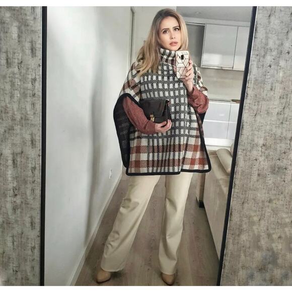 ZARA BLOGGER FAVORITE STRAIGHT LEG FAUX LEATHER PANTS BEIGE - Picture 4 of 15